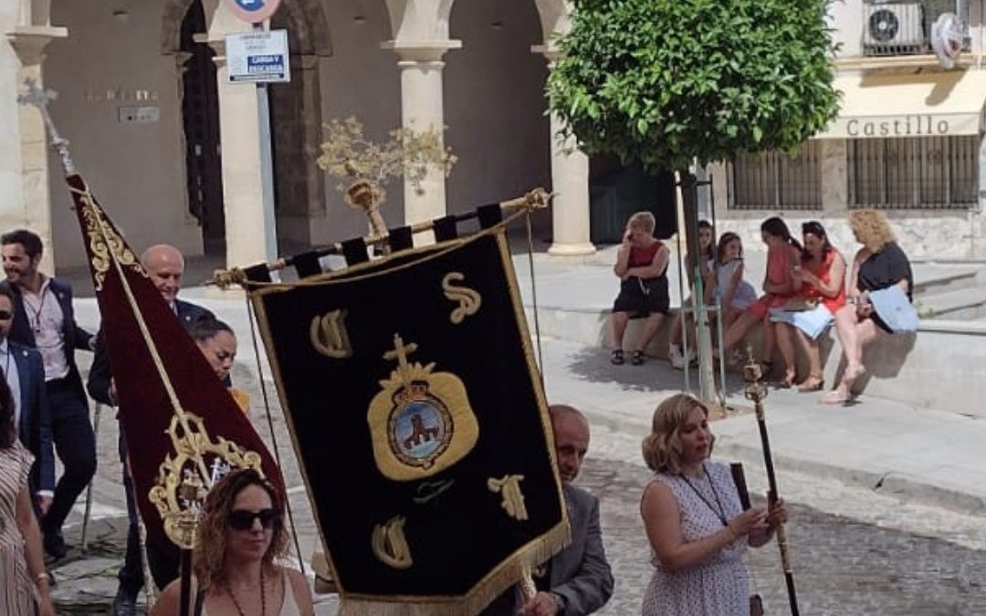 La Cofradía del Stmo. Cristo de los Favores participa en la procesión del Corpus Christi